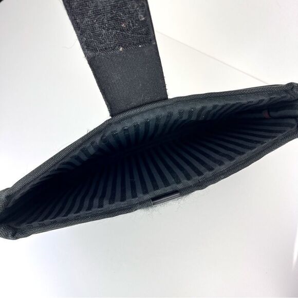 TUMI Black Padded Nylon Pouch Laptop Computer Sleeve Insert 281SD3 - Picture 5 of 8